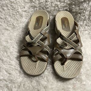 Skechers outdoor lifestyle khaki and Gray thong Sandals SZ9